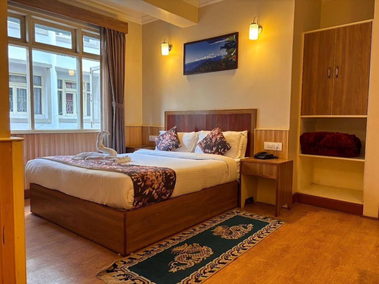 Serenity Taksa Palace Hotel Darjeeling  Exterior photo